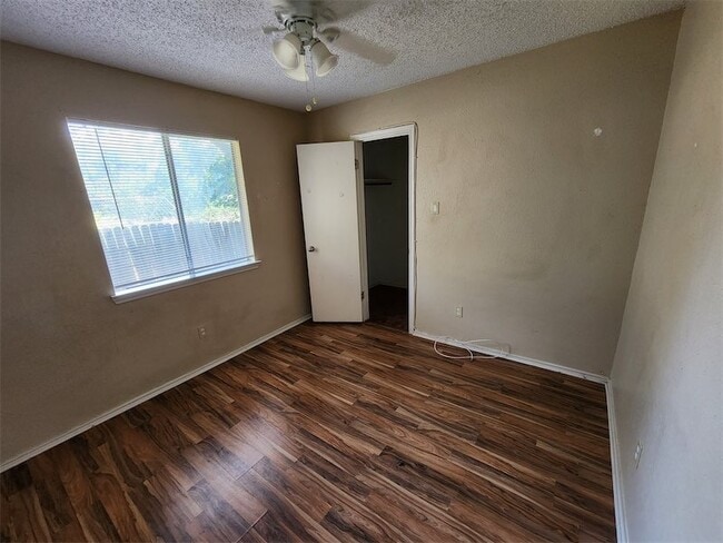 Back Middle Bedroom - 4206 Katrina Ln