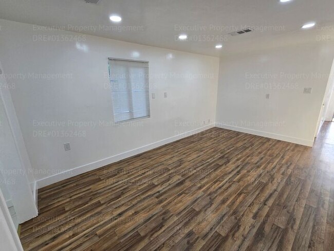 Building Photo - Remodeled 3 bedroom/ 1 bathroom