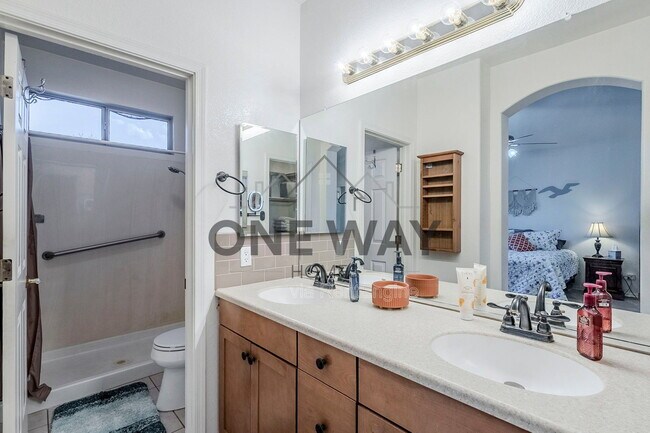 Building Photo - 4269 E Cassia Ln