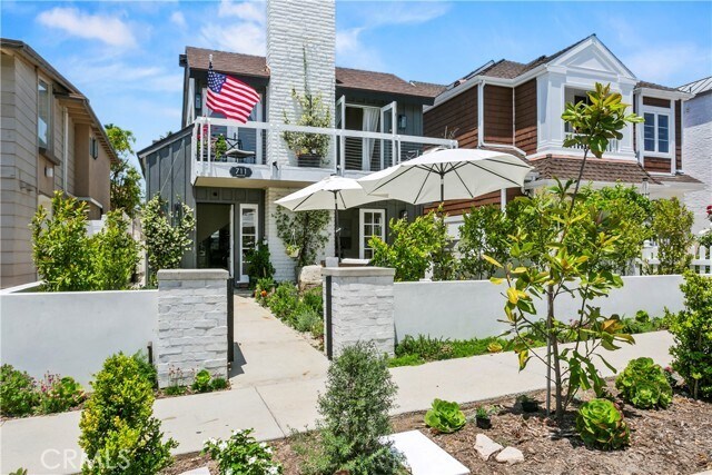 Primary Photo - 711 Heliotrope Ave