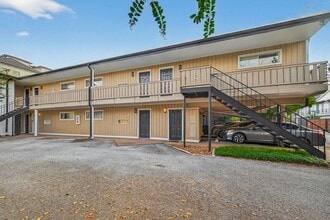 Building Photo - 1418 Vermont St