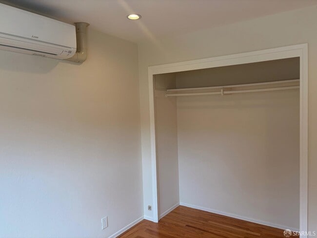 Building Photo - 2555 Sherwood Dr