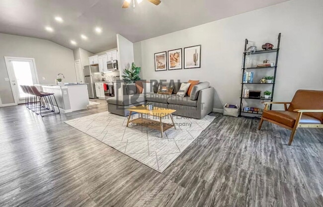 Building Photo - 7003 Athens St