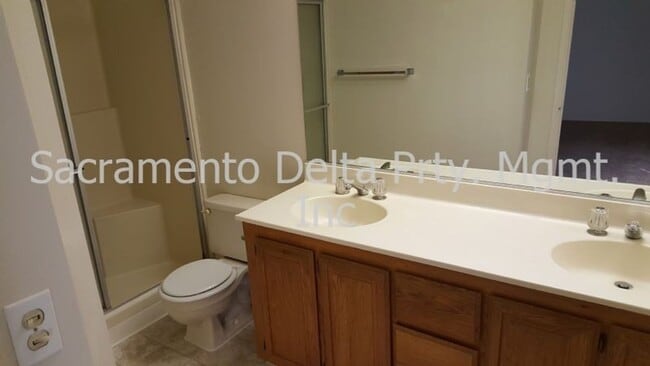 Building Photo - 3 Bedroom Greenhaven Home