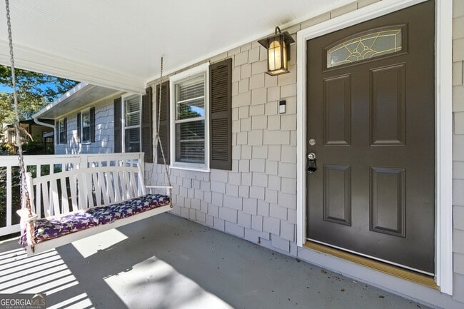 Building Photo - 1003 Valley Dr