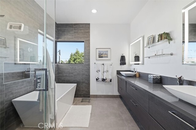 Building Photo - 5487 Blanco Way