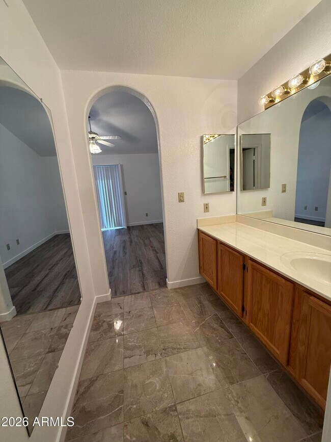 Building Photo - 3510 E Hampton Ave