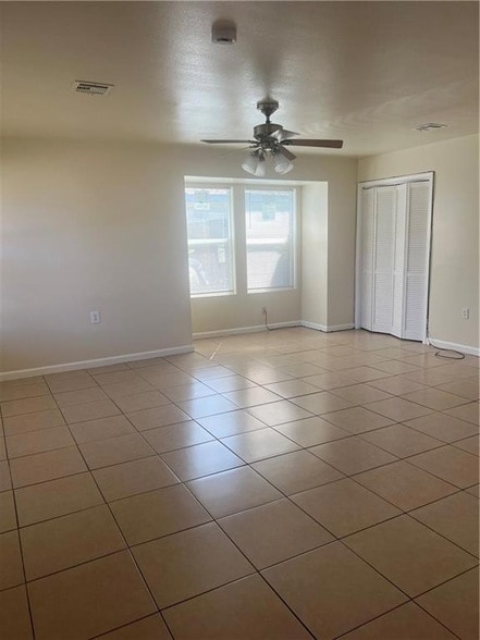 Building Photo - 7854 Star St