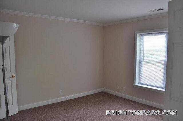 Building Photo - 168 Newton St