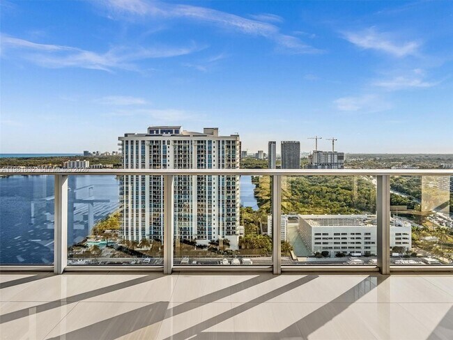 Building Photo - 17301 Biscayne Blvd