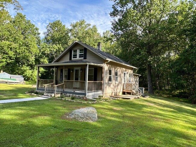 Building Photo - 734 Old Clinton Rd
