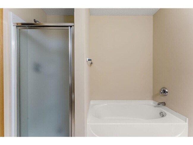 Building Photo - 14975 Pinto Ln