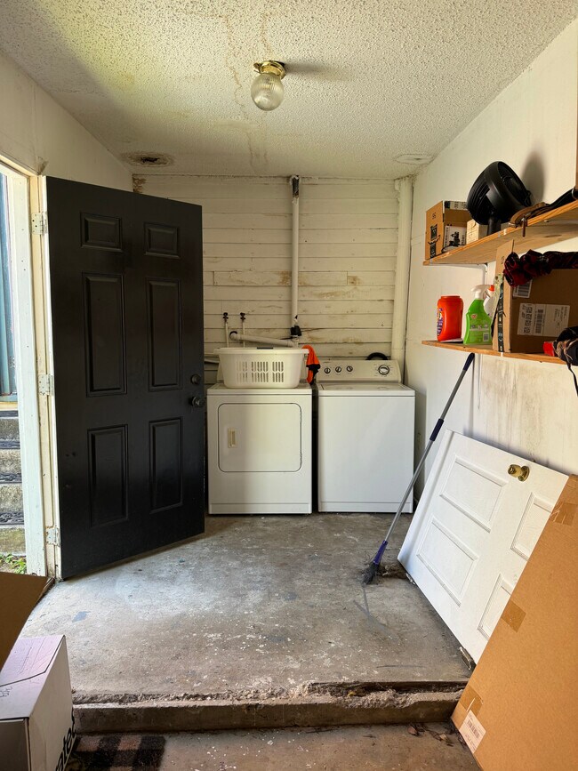 Building Photo - 309 S Alexander St