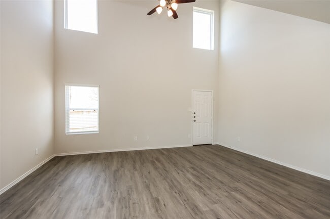 Building Photo - 15226 Estrella Rd W