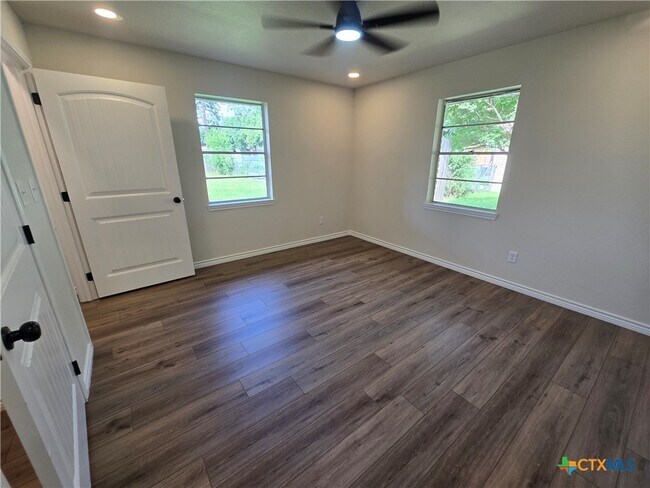 Building Photo - 1025 Terra Alta Dr