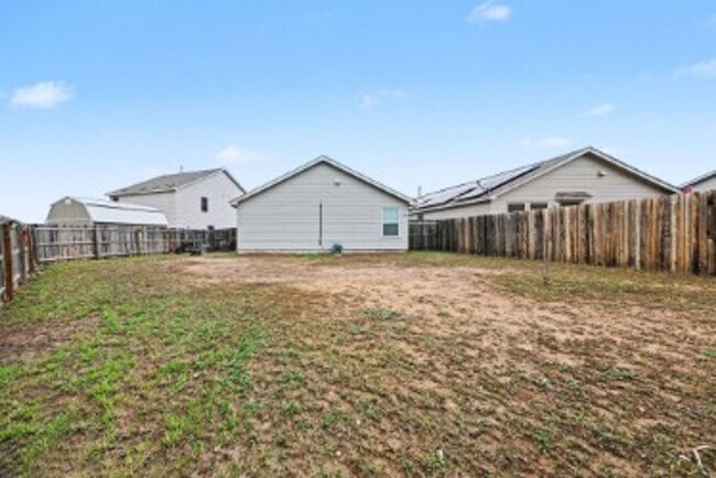 Building Photo - 3BED/2BATH HOUSE AVAILABLE FOR LEASE!