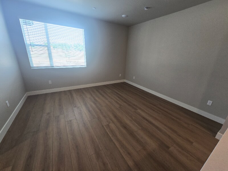 Building Photo - 4824 River Roads Dr