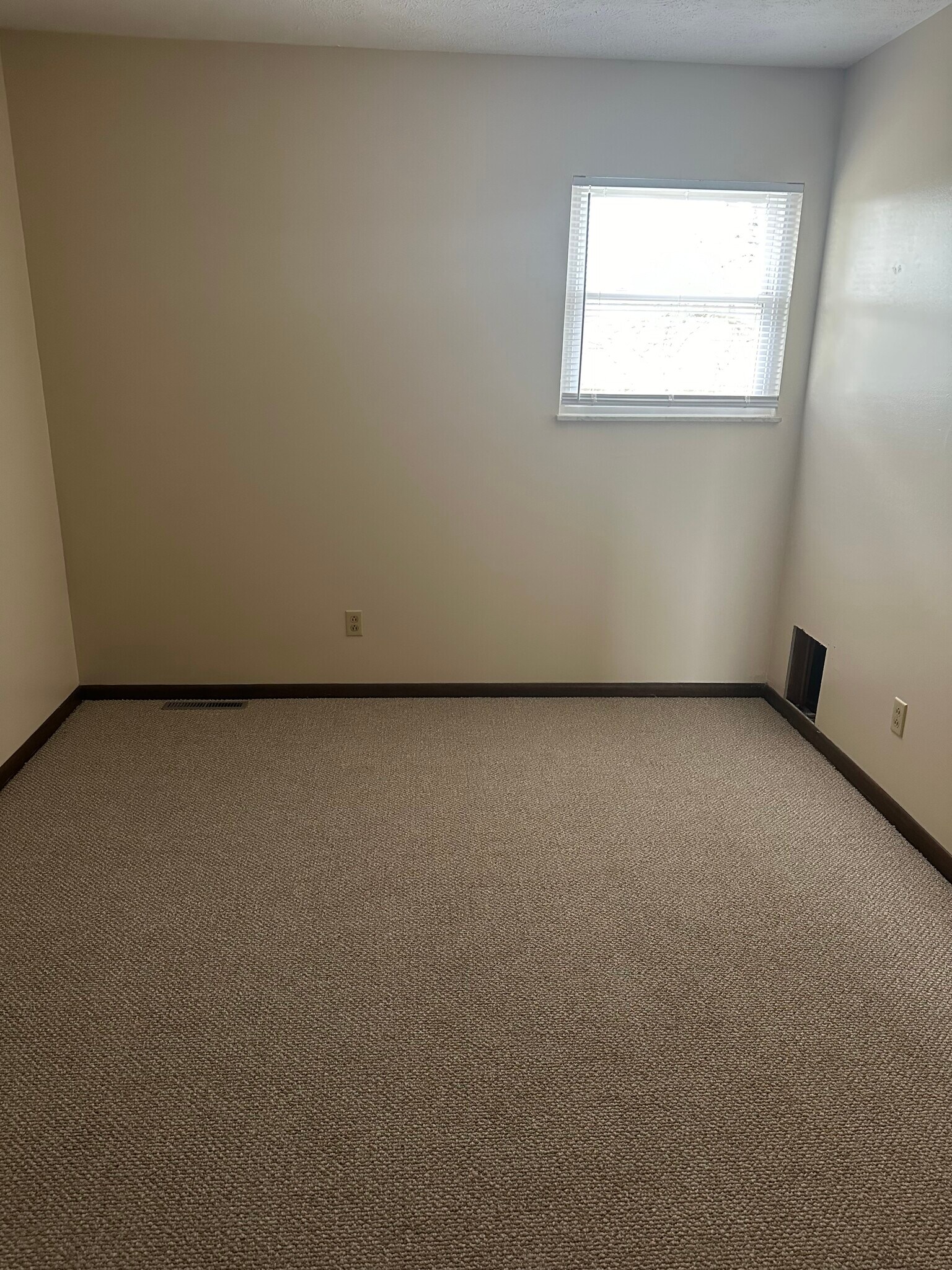 Building Photo - 270 Stocksdale Dr