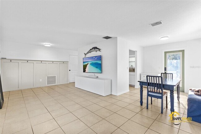 Building Photo - 1940 Blackfoot Trail