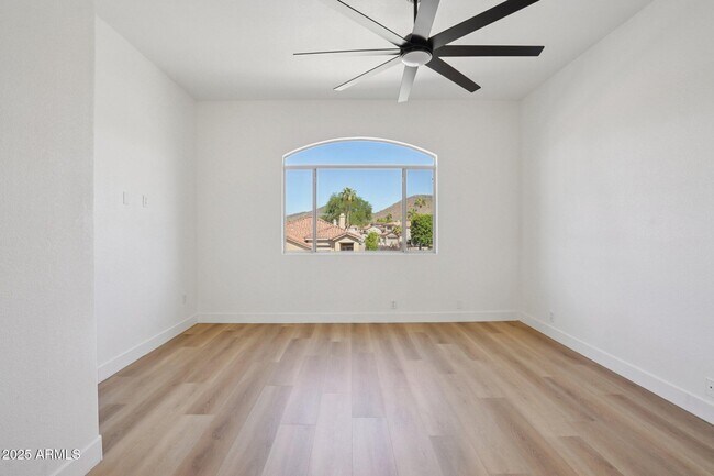 Building Photo - 5953 W Aurora Dr