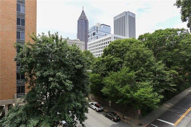 Building Photo - 775 Juniper St NE