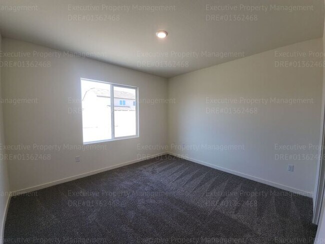 Building Photo - Newly constructed 3 bedroom/ 2 bathroom ho...