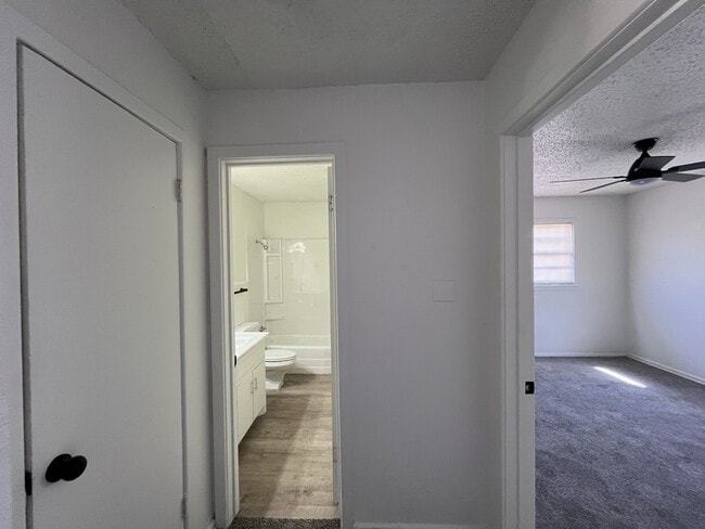 Building Photo - 705 47th St