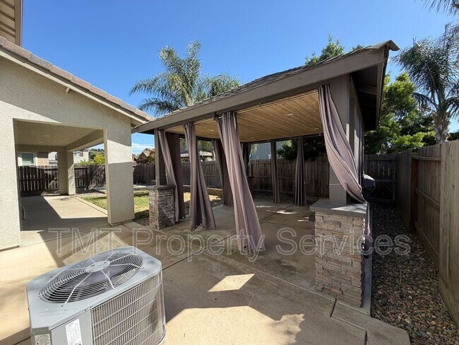 Building Photo - 9554 Sauterne Way