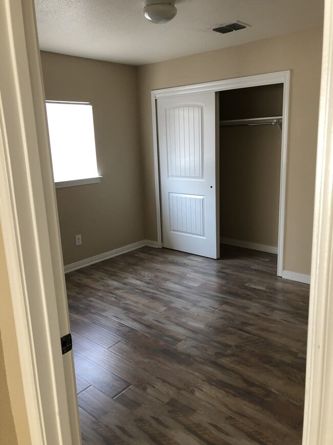 Building Photo - Well-Maintained 4-Bedroom Home with Game Room, Gazebo & Trail Access