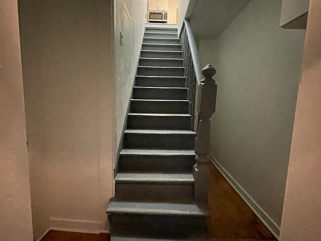 Building Photo - 269 E Woodland Rd