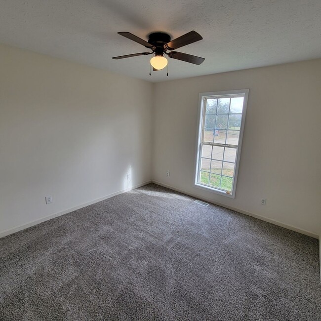 Building Photo - 3 Bedroom, 2 Bathroom-Updated-Rental-Cooke...