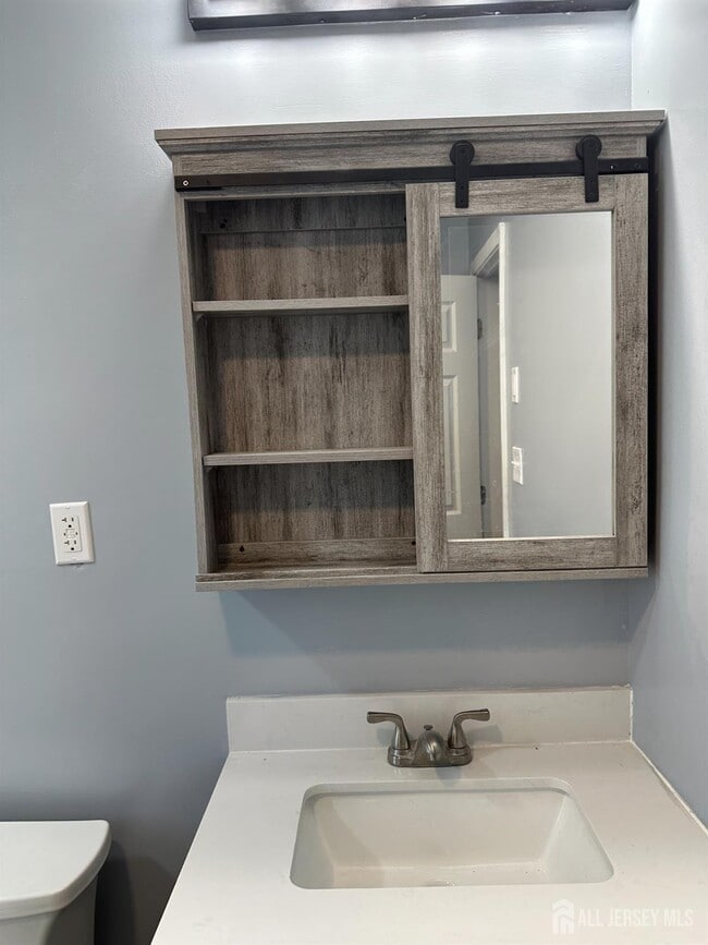 Building Photo - 12 Gramercy Gardens Pl