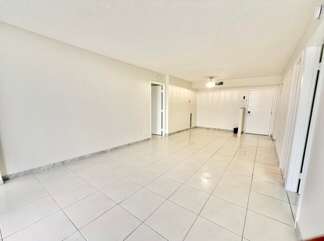 Building Photo - 531 N Ocean Blvd