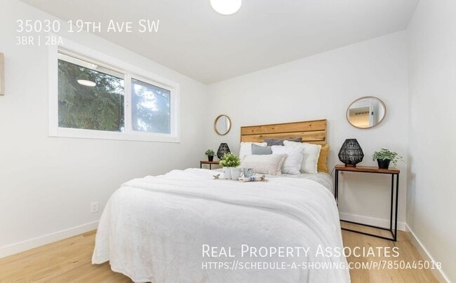 Building Photo - 35030 19th Ave SW