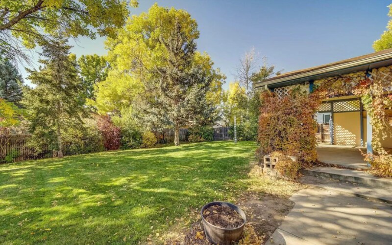 Building Photo - 8301 Chase Dr