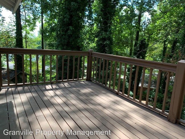 Building Photo - 4 br, 3.5 bath House - 1042 Ascot Court