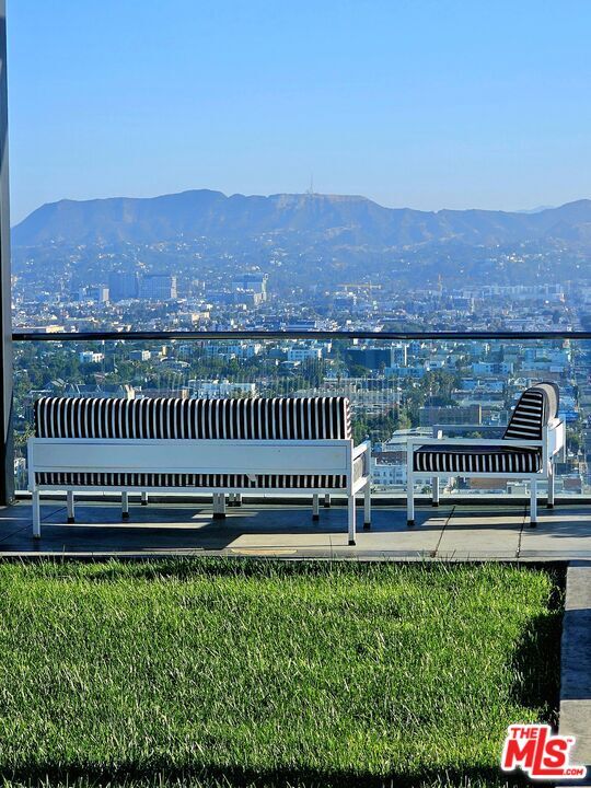 Building Photo - 3810 Wilshire Blvd
