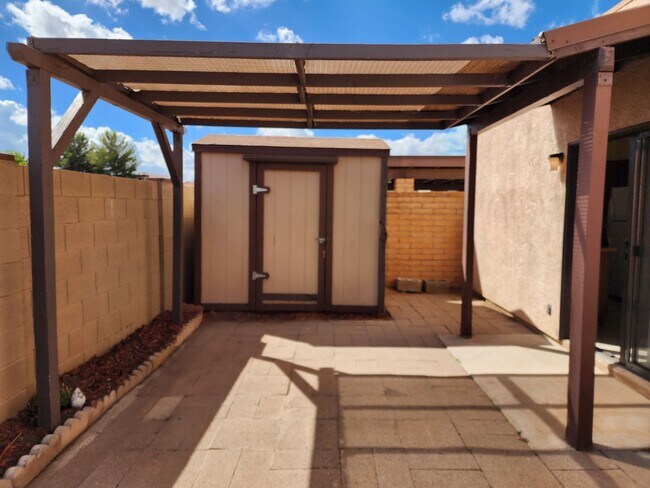 Building Photo - 4135 Calle Barona