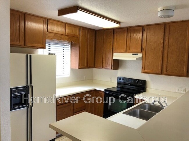 Building Photo - 3061 Garden Cir