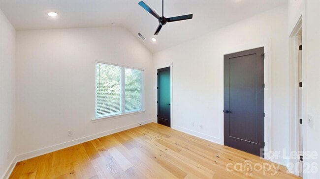 Building Photo - 156 Mattoon St