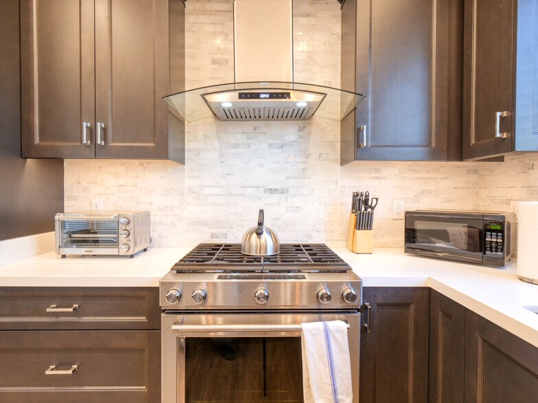 Building Photo - 911 S Shenandoah St