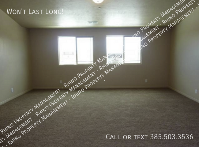 Building Photo - 3 Bedroom/2 Bathroom Upper Level Condo in ...