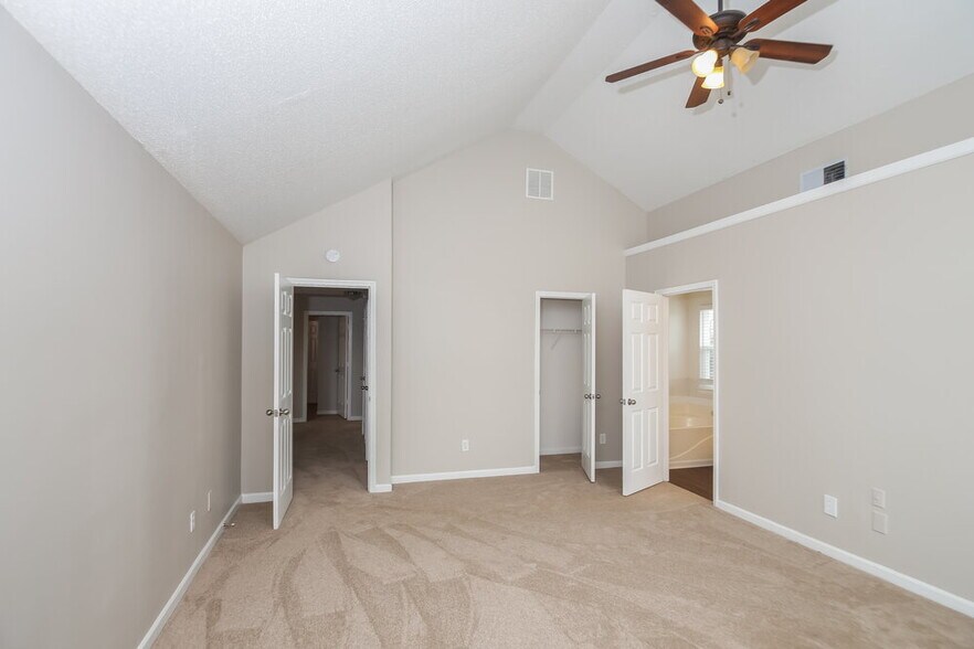 Building Photo - 2962 Knoll View Pl