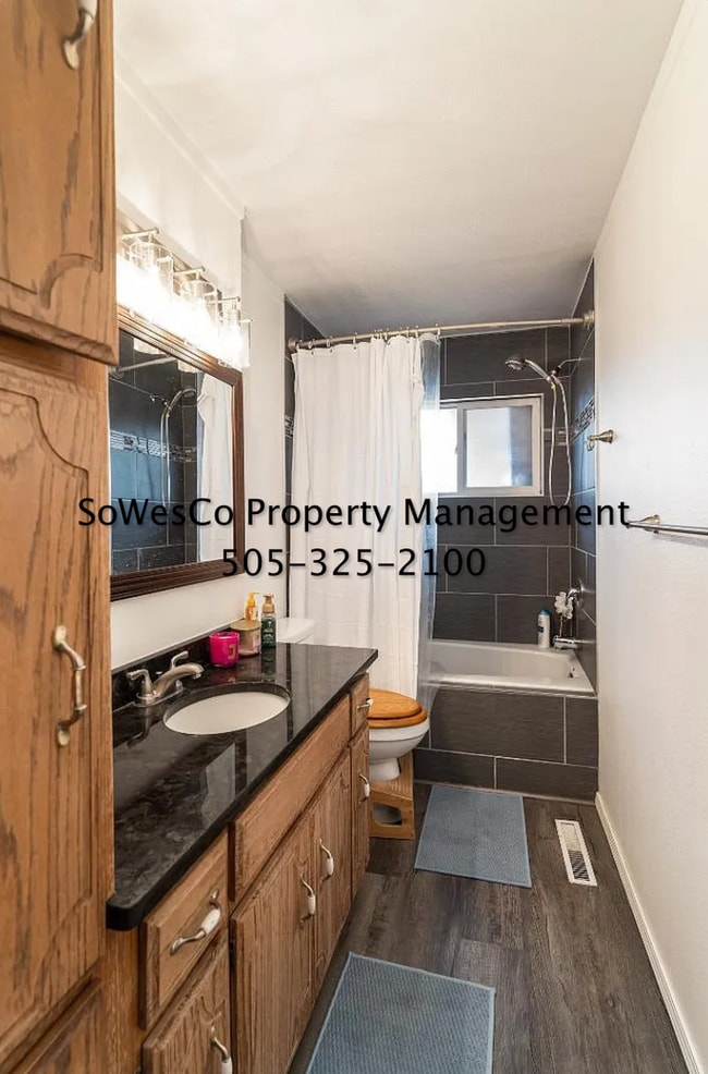 Building Photo - Large 3 Bedroom Home on Corner Lot