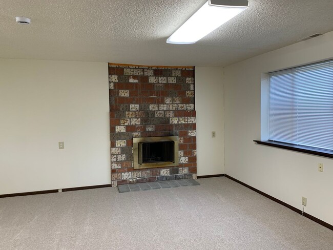 Building Photo - 3 Bedroom 2.5 Bath Lynnwood/Bothell Home N...