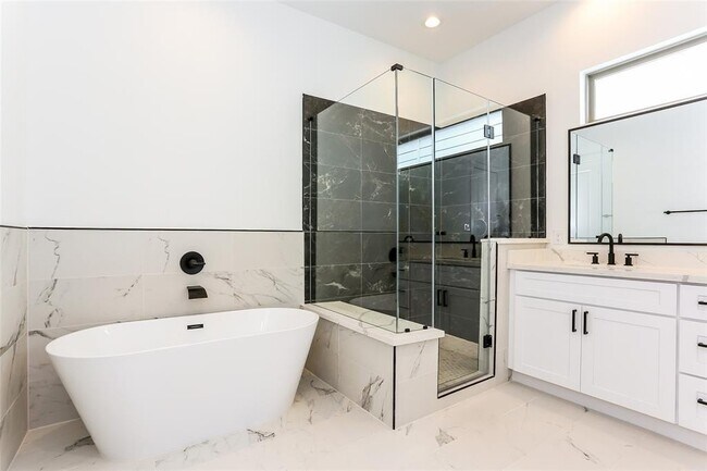 Building Photo - 3036 Truxillo St