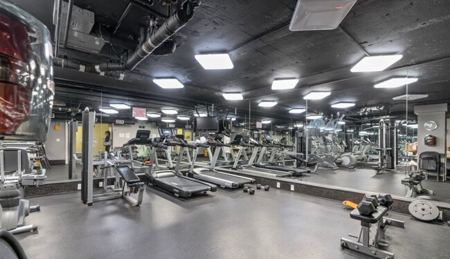 Building Photo - 141 S Clark Dr