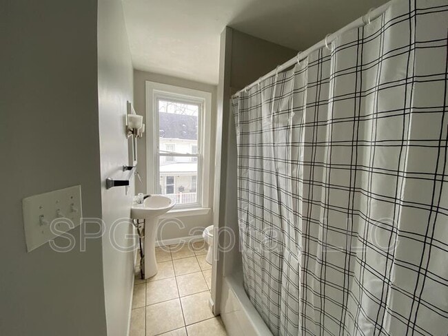 Building Photo - 111 Middle St