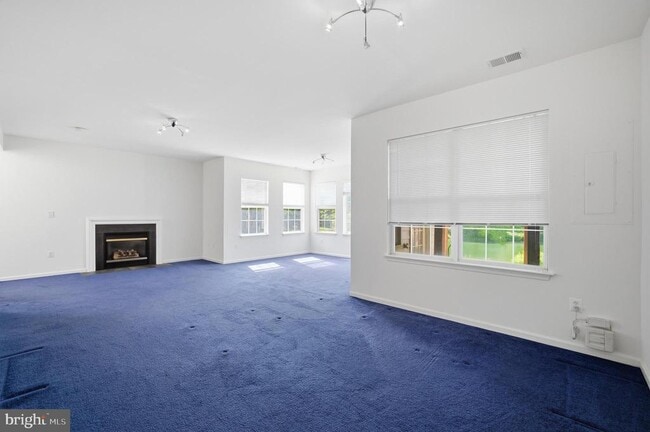Building Photo - 44094 Saxony Terrace