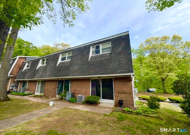 Building Photo - 313 Dunfey Ln